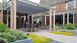 Mega grote plantenbakken van staal